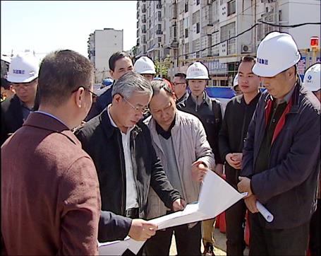 刘可：全面加快施工进度，，，，，为自治区60周年献礼